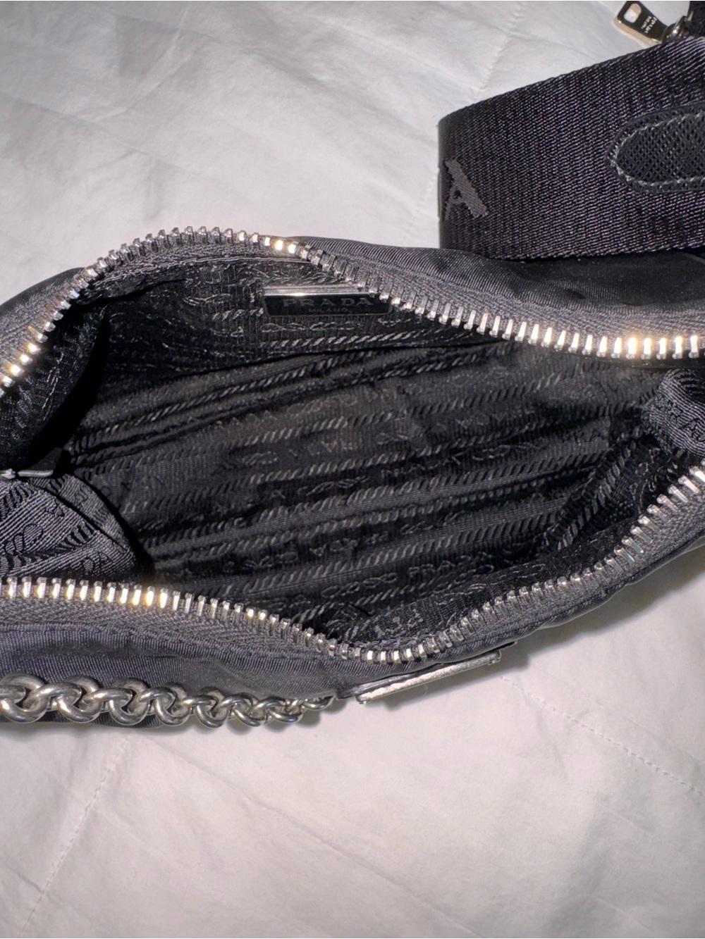 Prada Re-edition 2005 Re-Nylon bag - Picture 8 of 8